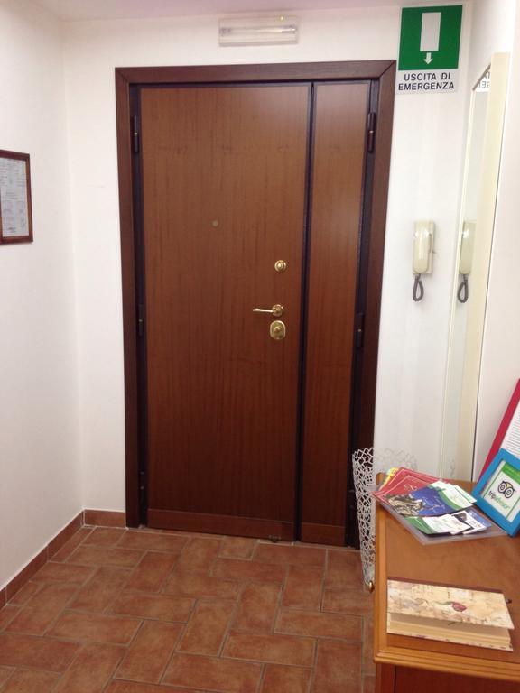 Casa Degli Ubaldi Bed & Breakfast Rome Exterior photo